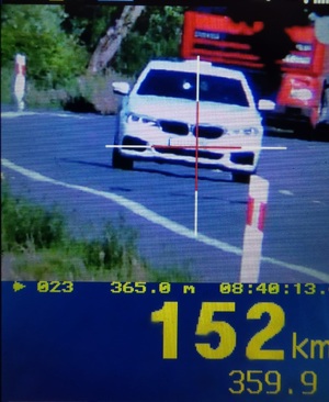 zdjęcie z radaru policyjnego samochód osobowy 152 km/h , godzina 08.40