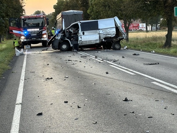 Wypadek z udziałem trzech pojazdów na DK 11