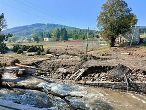 zniszczenia po powodzi