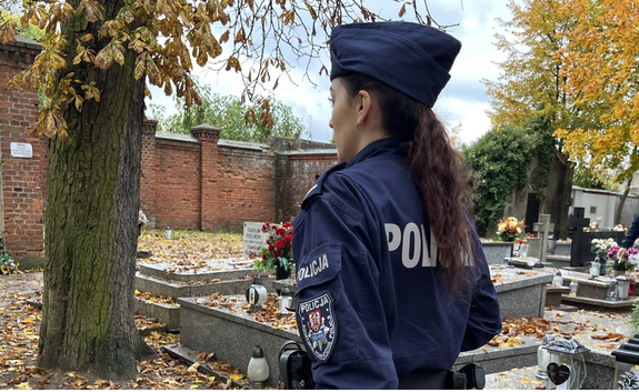 Dzień Wszystkich Świętych, czyli wzmożony ruch na drogach i więcej kontroli policji