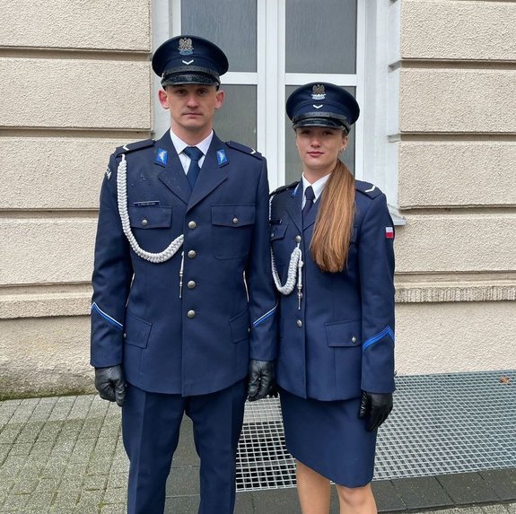 Awanse na wyższe stopnie policyjne średzkich funkcjonariuszy w Komendzie Wojewódzkiej Policji w Poznaniu